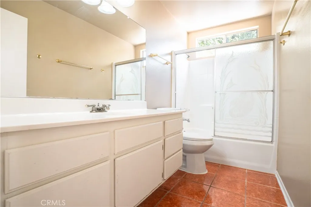 3243 E Avenue R4, Palmdale, California 93550 home-pic-33