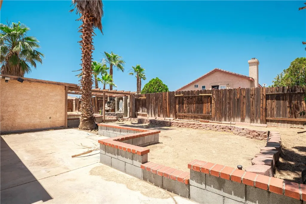 3243 E Avenue R4, Palmdale, California 93550 home-pic-40