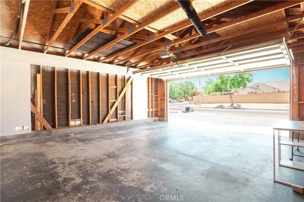 3243 E Avenue R4, Palmdale, California 93550 home-pic-36