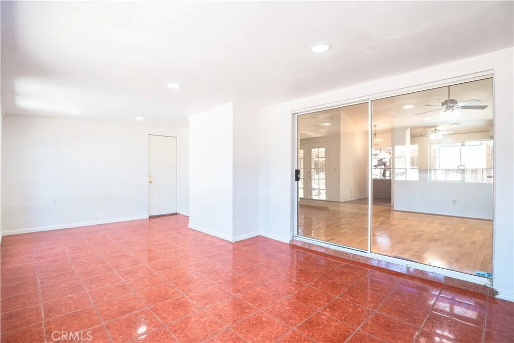 3243 E Avenue R4, Palmdale, California 93550 home-pic-22
