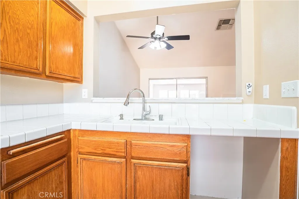 3243 E Avenue R4, Palmdale, California 93550 home-pic-19