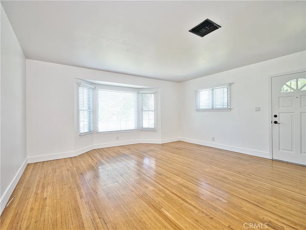 6153 Clybourn Avenue, North Hollywood, California 91606 home-pic-9