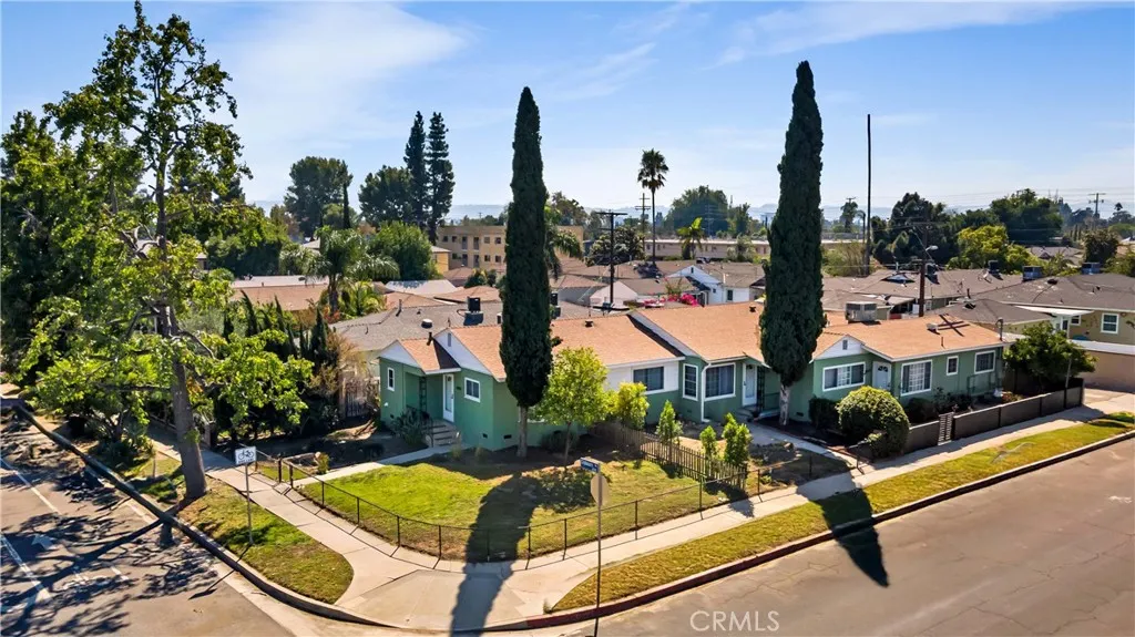 6153 Clybourn Avenue, North Hollywood, California 91606 home-pic-1