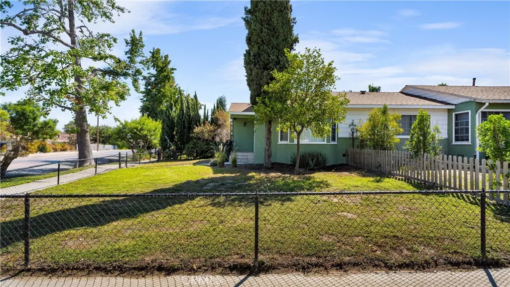 6153 Clybourn Avenue, North Hollywood, California 91606 home-pic-4