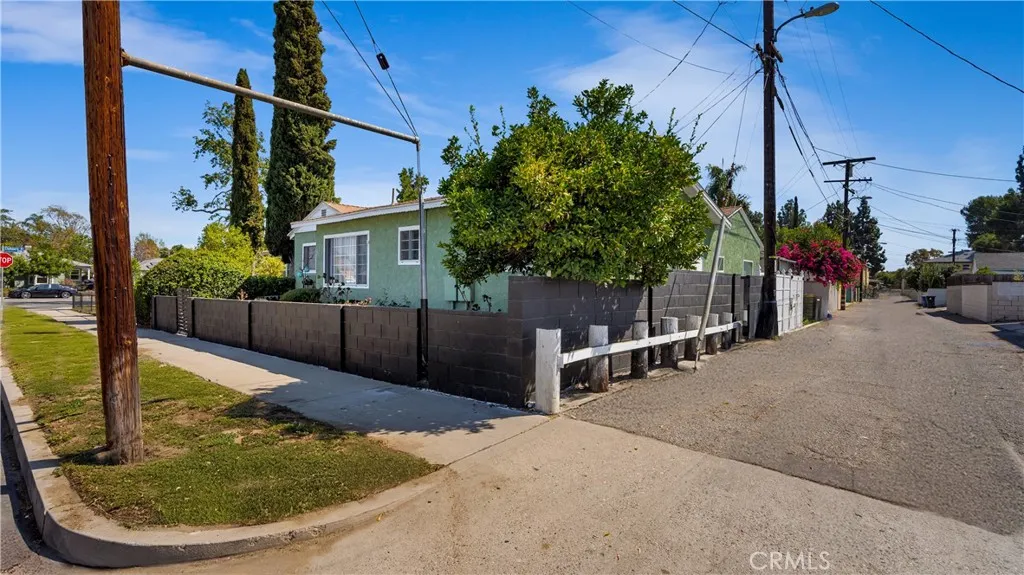 6153 Clybourn Avenue, North Hollywood, California 91606 home-pic-31