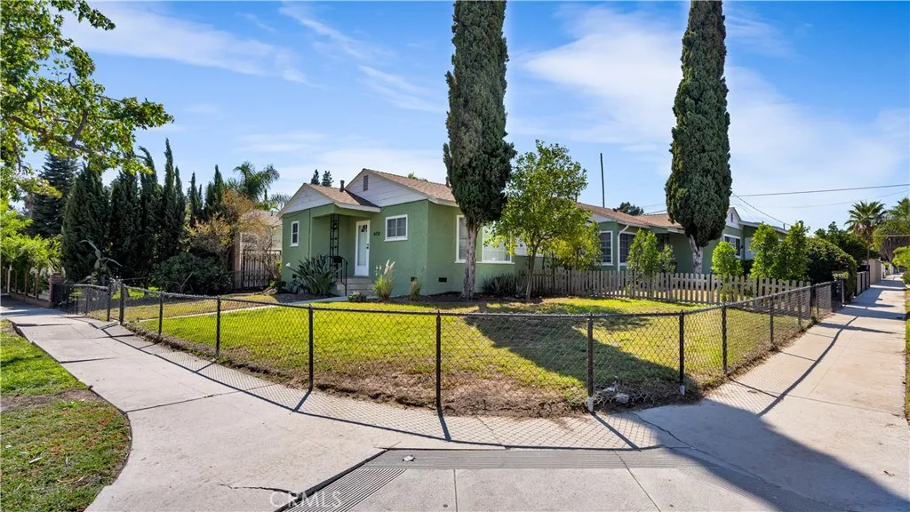 6153 Clybourn Avenue, North Hollywood, California 91606 home-pic-3