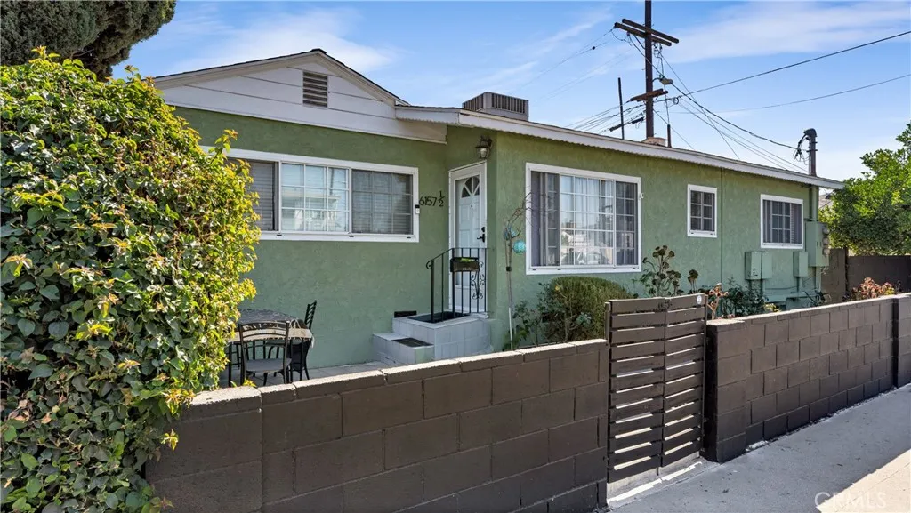 6153 Clybourn Avenue, North Hollywood, California 91606 home-pic-26