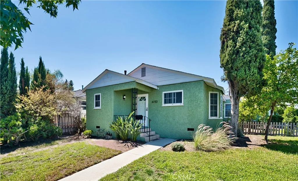 6153 Clybourn Avenue, North Hollywood, California 91606 home-pic-6