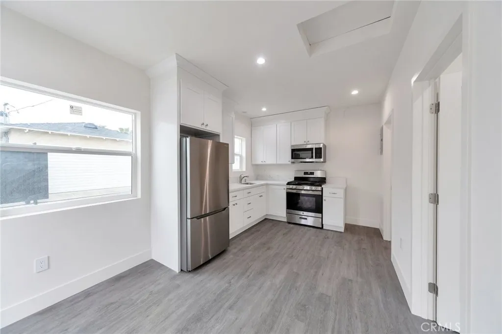 6153 Clybourn Avenue, North Hollywood, California 91606 home-pic-34