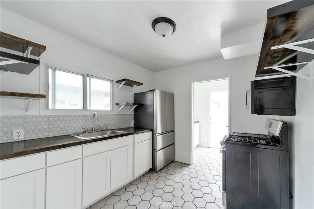 6153 Clybourn Avenue, North Hollywood, California 91606 home-pic-22