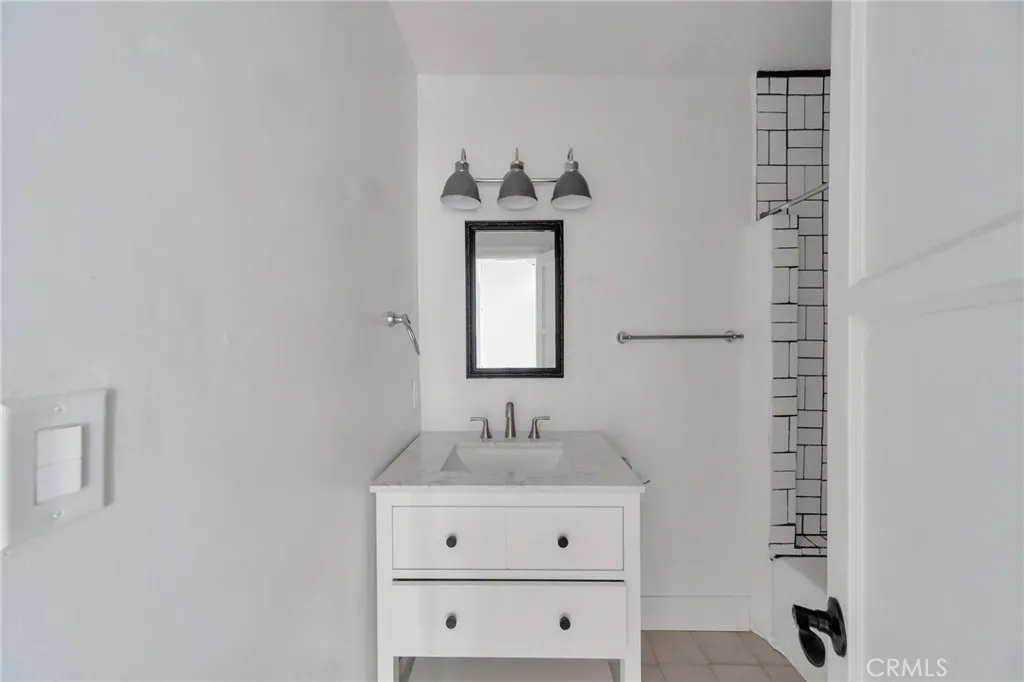 6153 Clybourn Avenue, North Hollywood, California 91606 home-pic-24