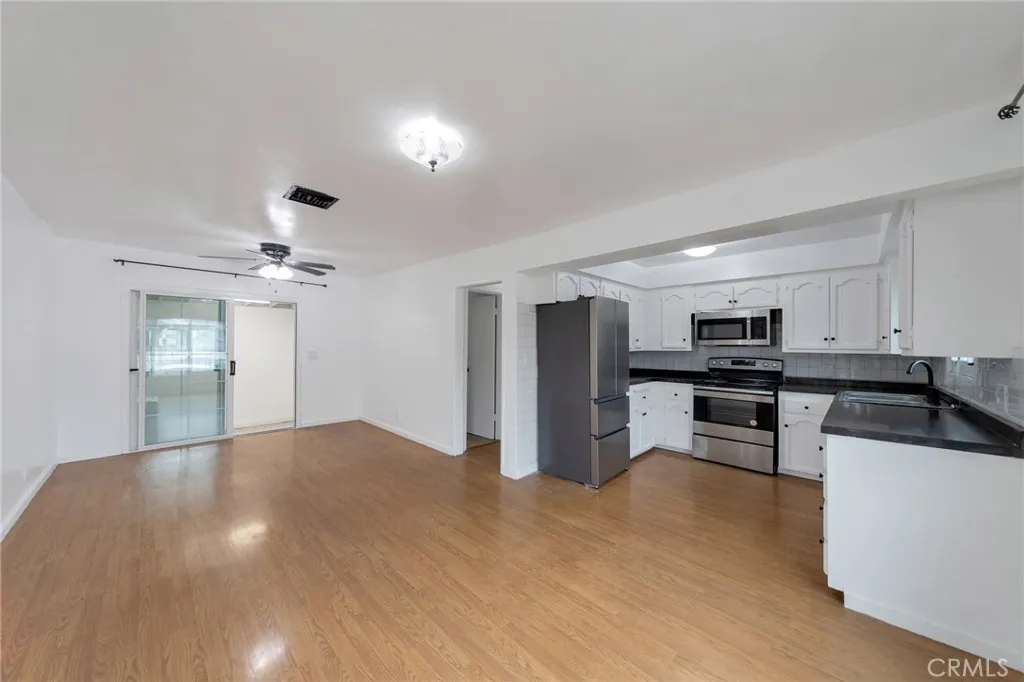 6153 Clybourn Avenue, North Hollywood, California 91606 home-pic-28