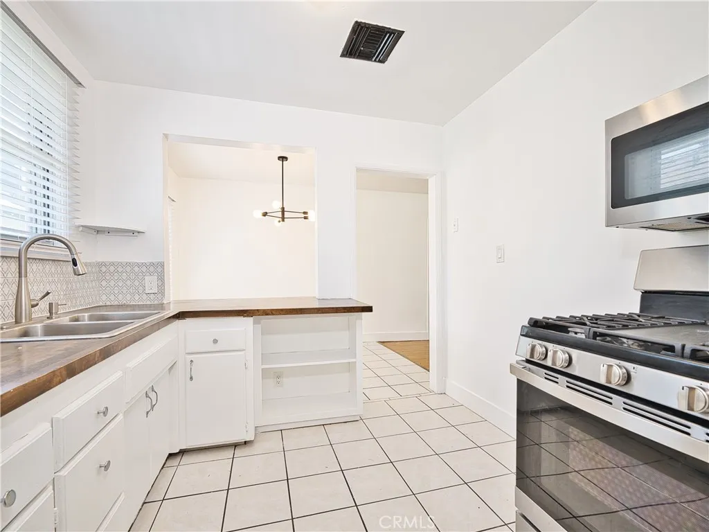 6153 Clybourn Avenue, North Hollywood, California 91606 home-pic-14