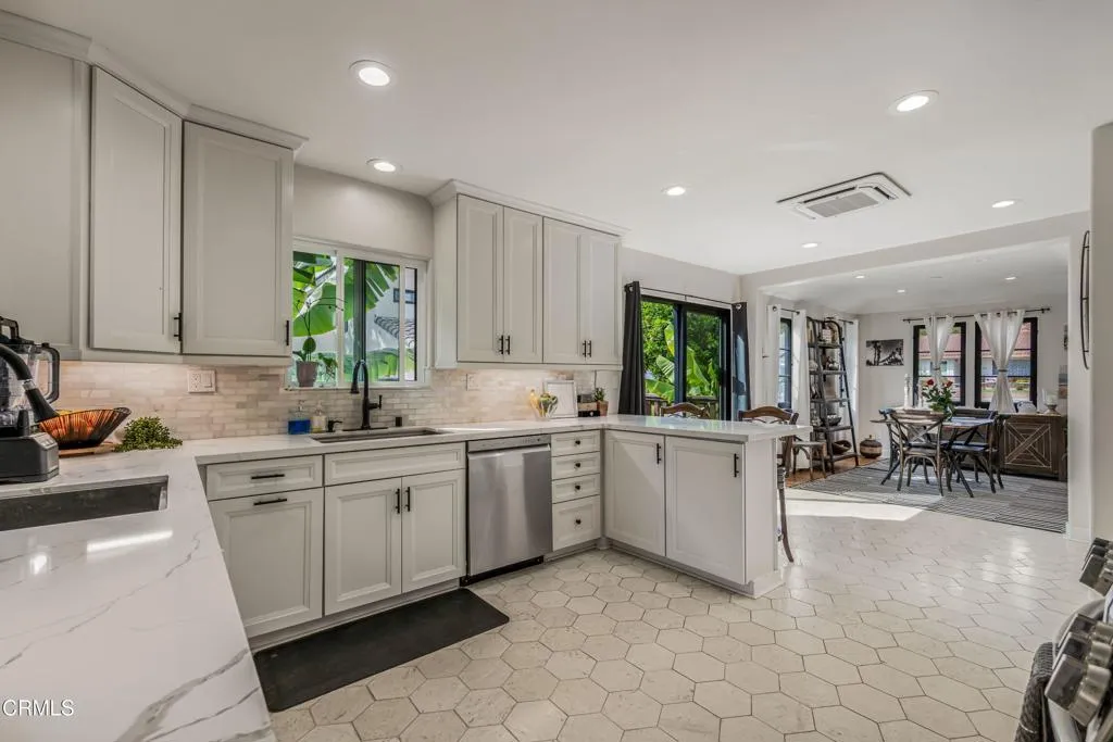 3880 Loma Vista Road, Ventura, California 93003 home-pic-13