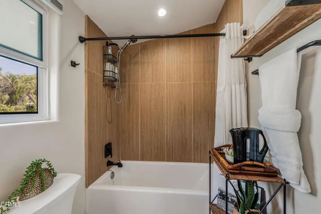 3880 Loma Vista Road, Ventura, California 93003 home-pic-20