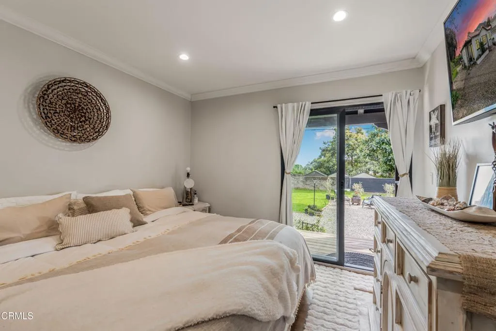 3880 Loma Vista Road, Ventura, California 93003 home-pic-22