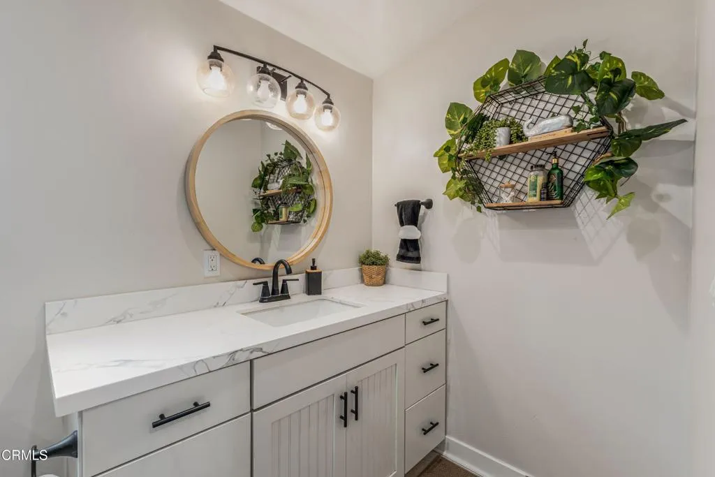 3880 Loma Vista Road, Ventura, California 93003 home-pic-25