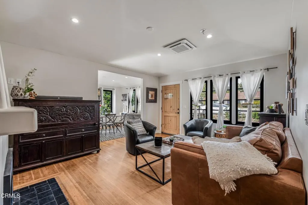 3880 Loma Vista Road, Ventura, California 93003 home-pic-8
