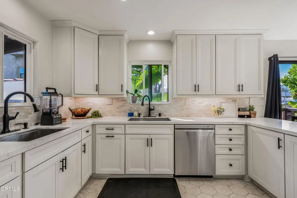 3880 Loma Vista Road, Ventura, California 93003 home-pic-14