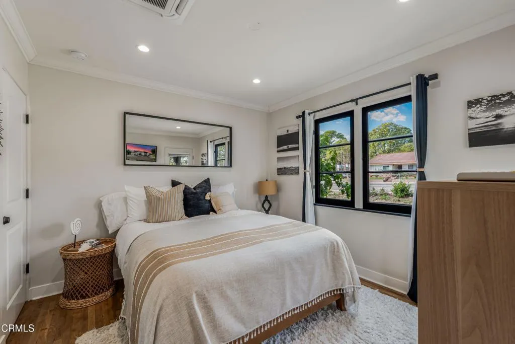 3880 Loma Vista Road, Ventura, California 93003 home-pic-16