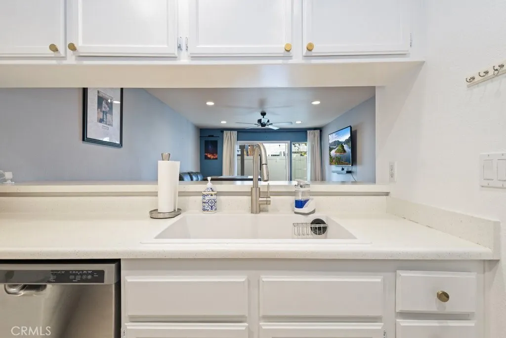 574 Stone Harbor, La Habra, California 90631 home-pic-14