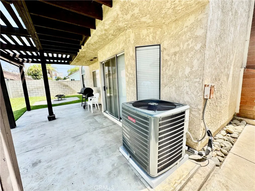 11308 Sherwood Court, Fontana, California 92337 home-pic-14