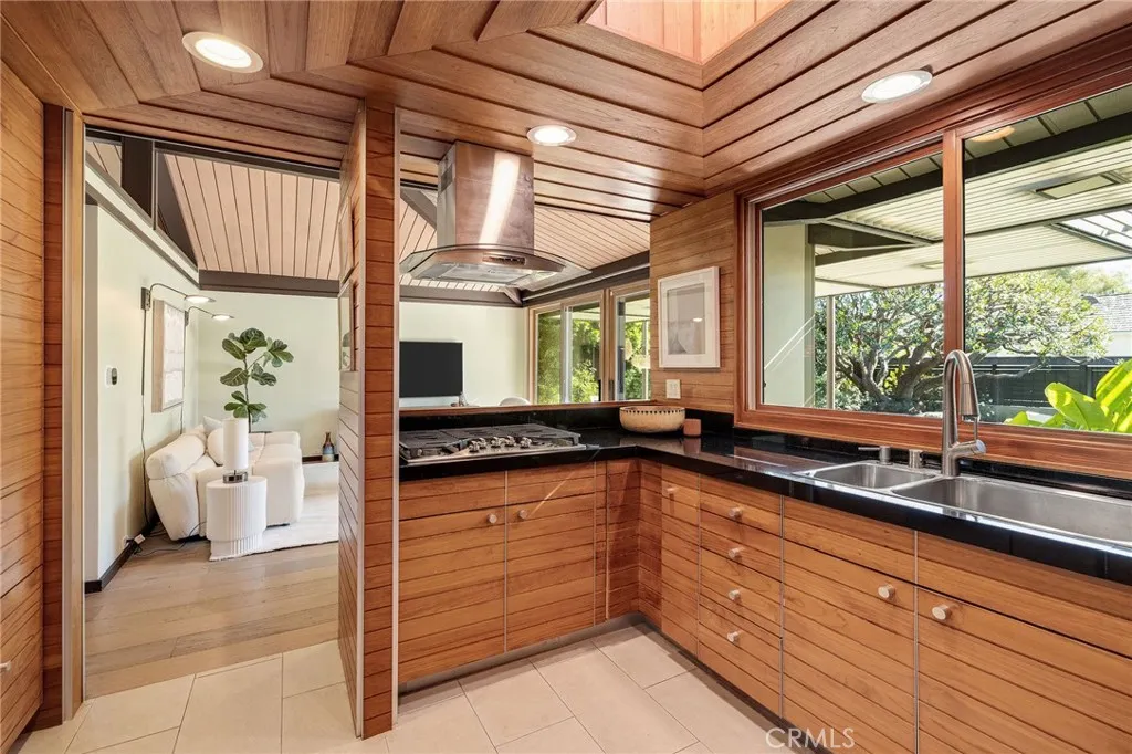 15 Margate Square, Palos Verdes Estates, California 90274 home-pic-14