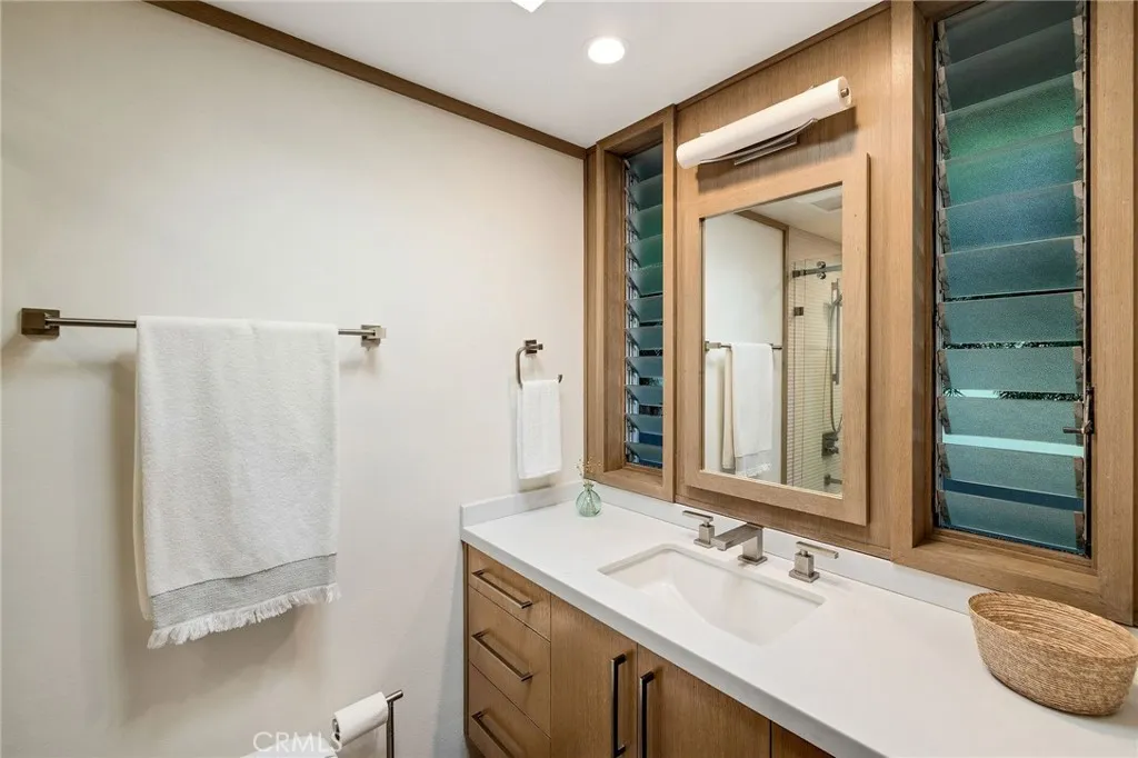 15 Margate Square, Palos Verdes Estates, California 90274 home-pic-18