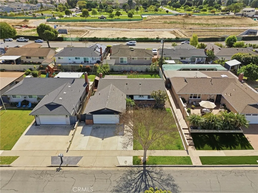 8282 Noble Circle, Huntington Beach, California 92647 home-pic-36