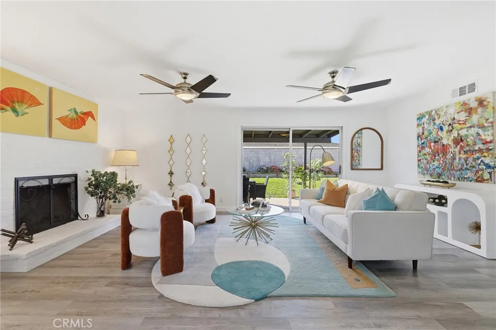 8282 Noble Circle, Huntington Beach, California 92647 home-pic-2