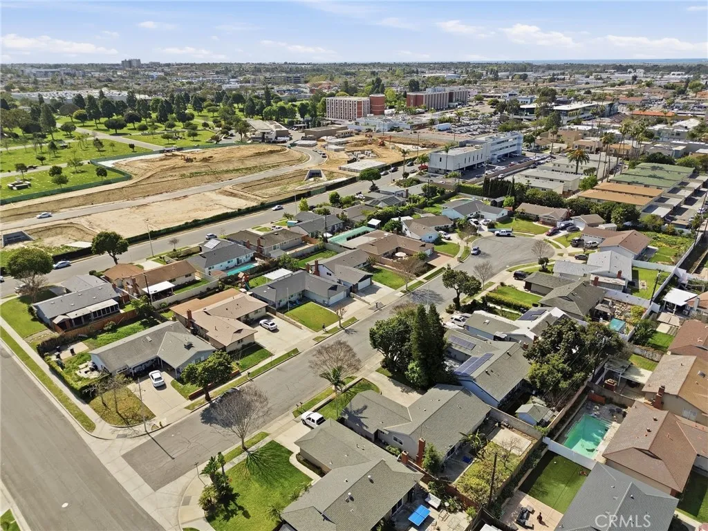 8282 Noble Circle, Huntington Beach, California 92647 home-pic-38