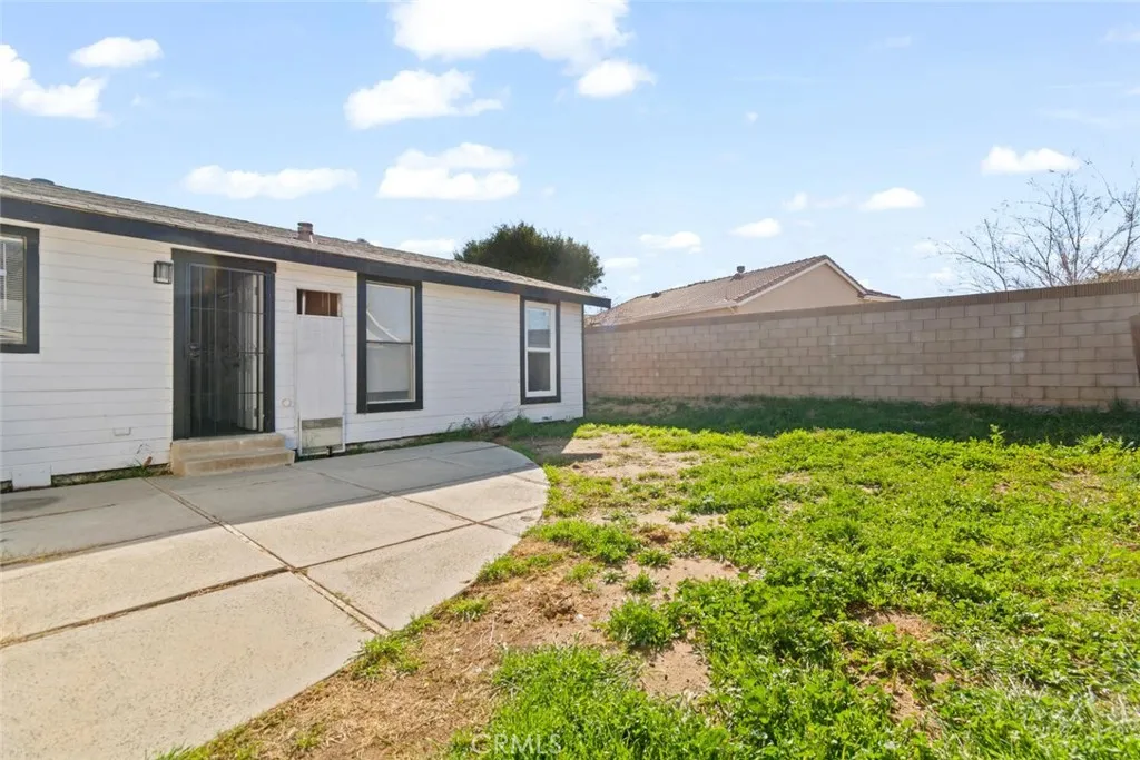 44053 Canyon Way, Lancaster, California 93535 home-pic-18