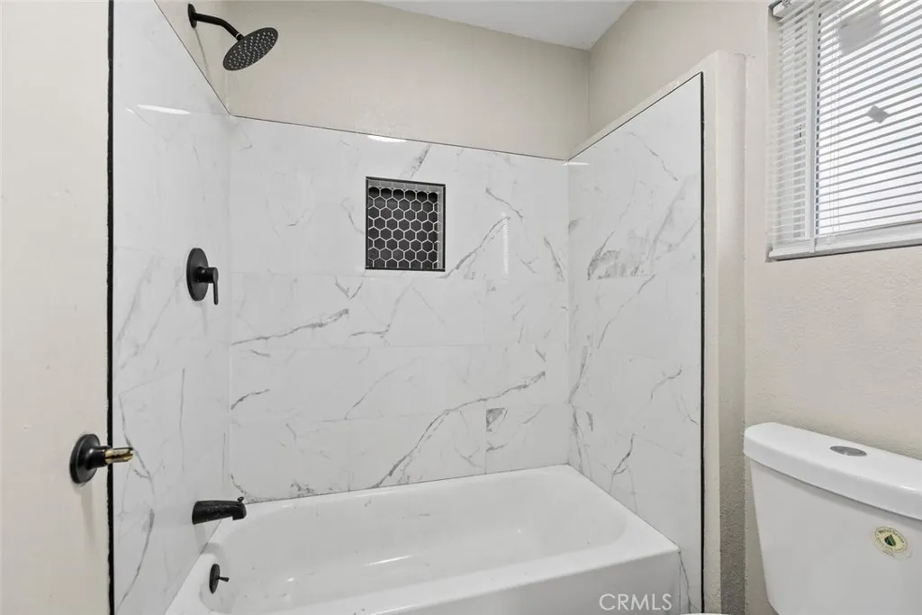 44053 Canyon Way, Lancaster, California 93535 home-pic-13
