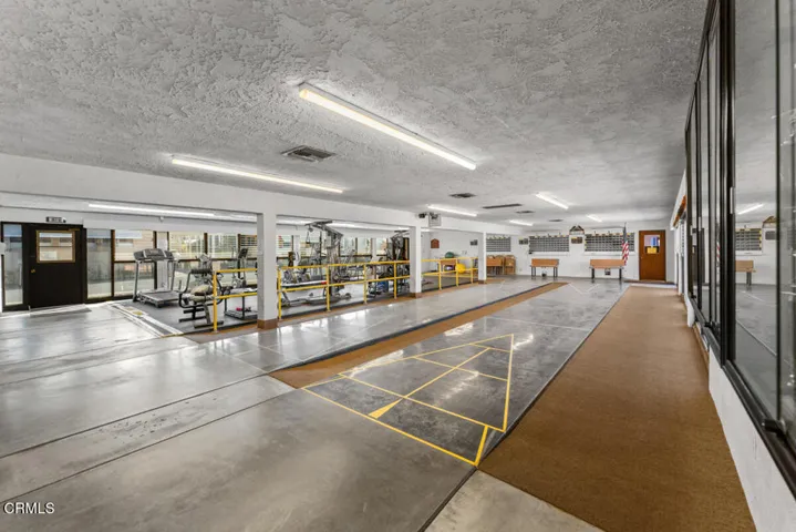 Shuffleboard_gym