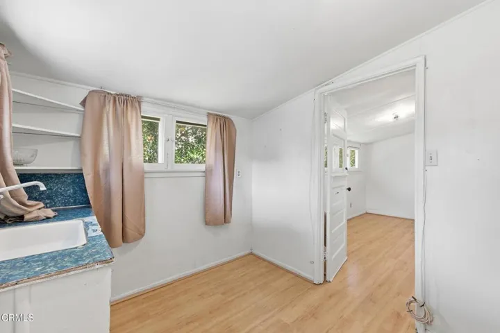 038_916_e_santa_paula_st_-_0037_900