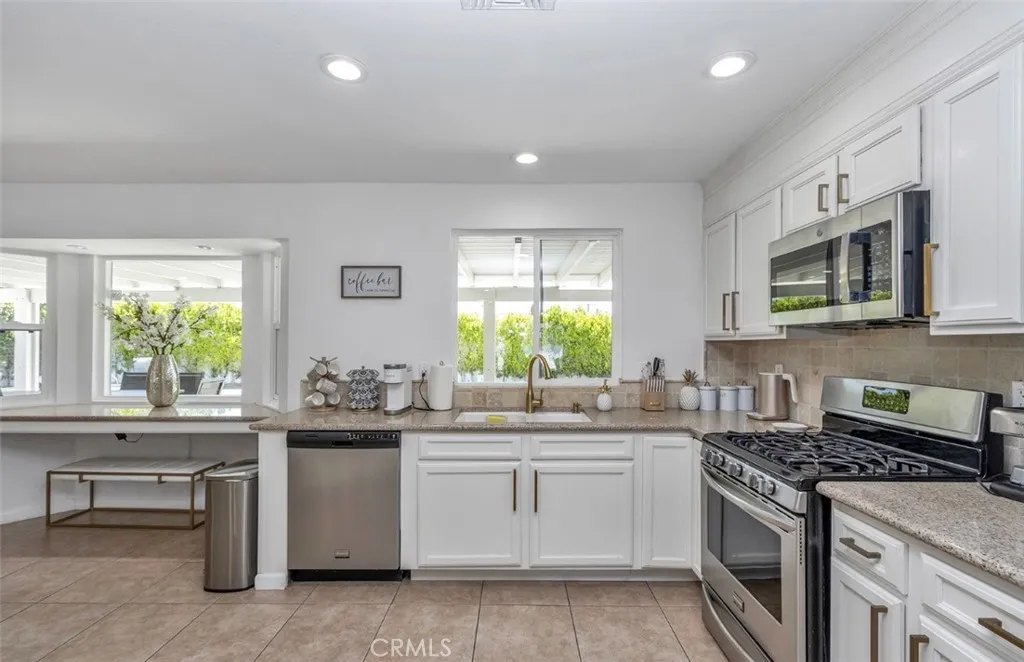 2230 N Volturno Road, Palm Springs, California 92262 home-pic-10
