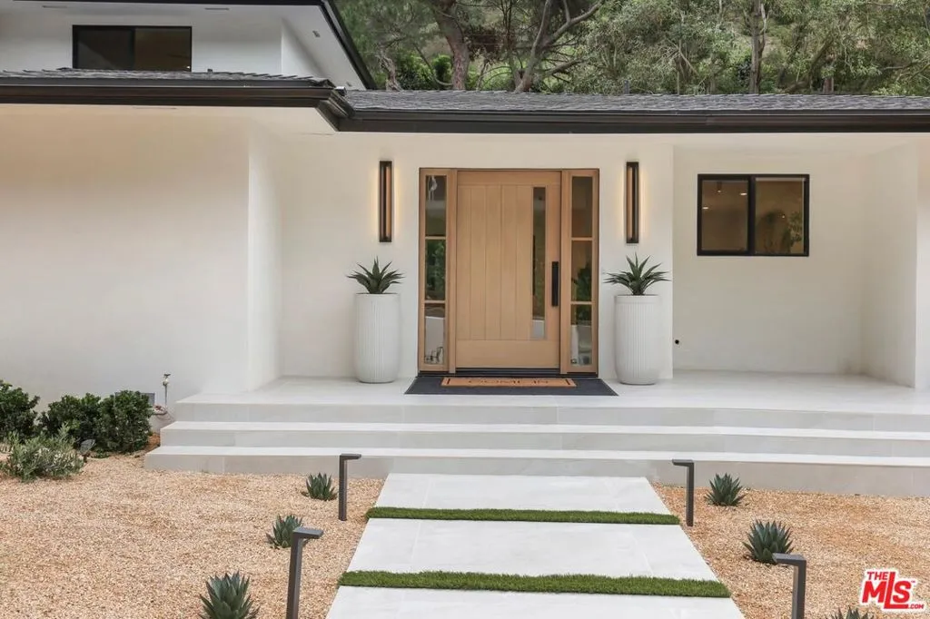 1902 Roscomare Road, Los Angeles, California 90077 home-pic-61
