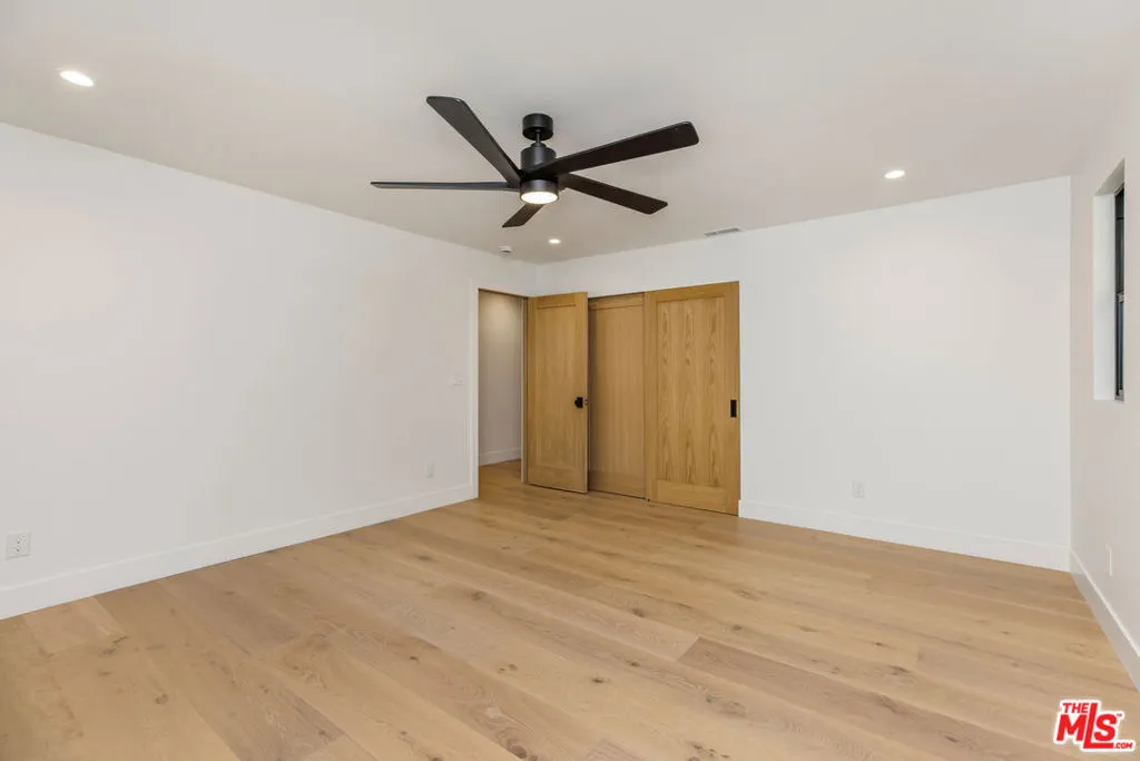 1902 Roscomare Road, Los Angeles, California 90077 home-pic-39
