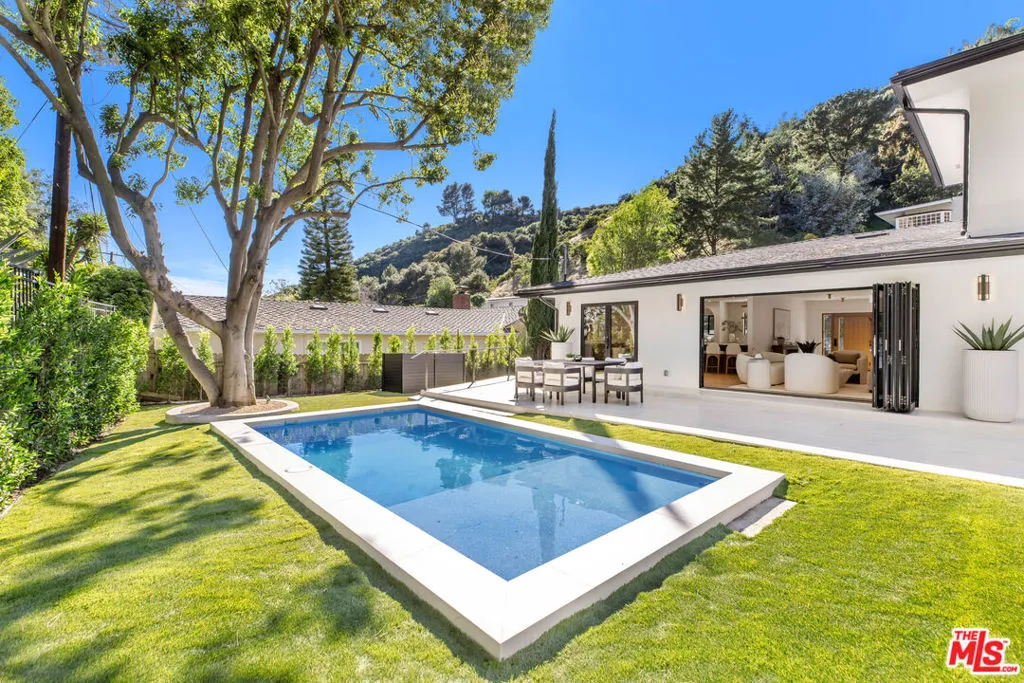1902 Roscomare Road, Los Angeles, California 90077 home-pic-53