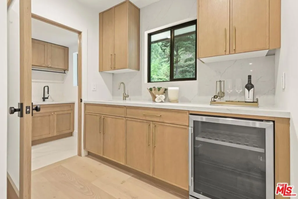 1902 Roscomare Road, Los Angeles, California 90077 home-pic-15