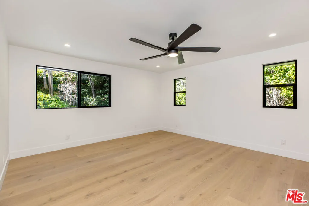 1902 Roscomare Road, Los Angeles, California 90077 home-pic-30