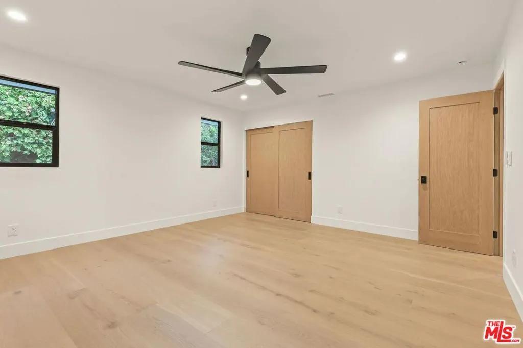 1902 Roscomare Road, Los Angeles, California 90077 home-pic-32