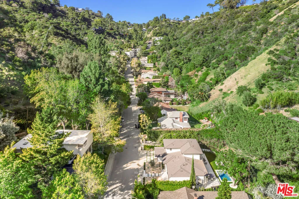 1902 Roscomare Road, Los Angeles, California 90077 home-pic-65