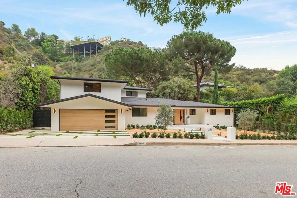 1902 Roscomare Road, Los Angeles, California 90077 home-pic-60