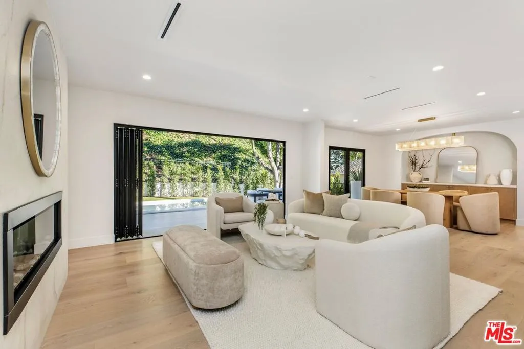 1902 Roscomare Road, Los Angeles, California 90077 home-pic-6