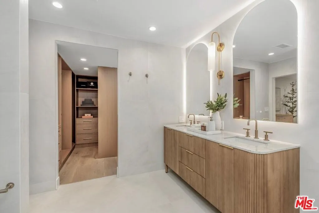 1902 Roscomare Road, Los Angeles, California 90077 home-pic-27