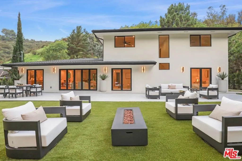 1902 Roscomare Road, Los Angeles, California 90077 home-pic-56