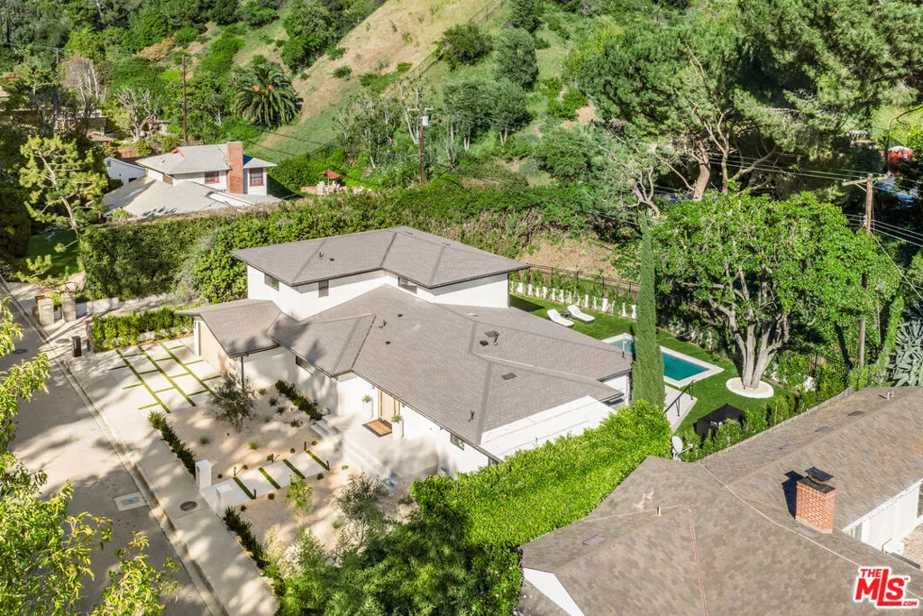 1902 Roscomare Road, Los Angeles, California 90077 home-pic-63