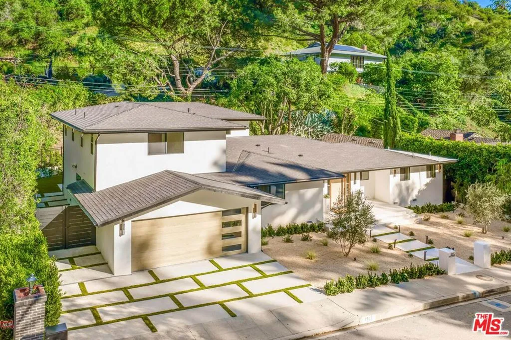 1902 Roscomare Road, Los Angeles, California 90077 home-pic-59