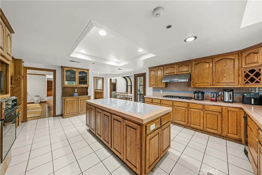 15930 Esquilime, Chino Hills, California 91709 home-pic-14